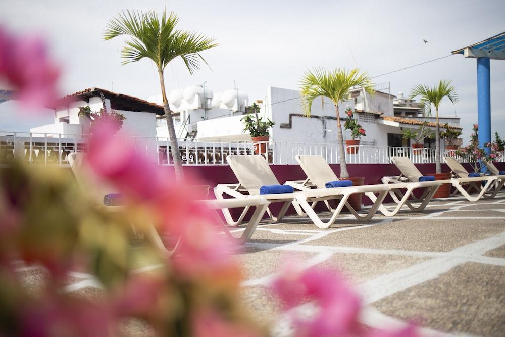 Suites Plaza Del Rio - Family Hotel Malecon Centro Puerto Vallarta Exterior photo