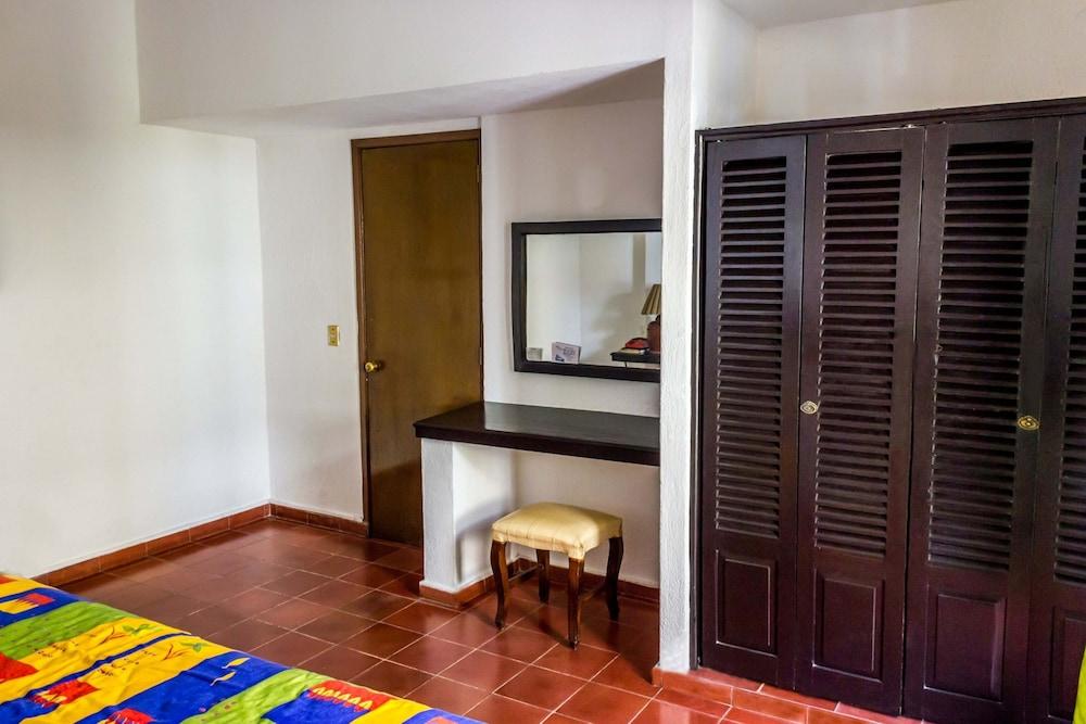 Suites Plaza Del Rio - Family Hotel Malecon Centro Puerto Vallarta Exterior photo